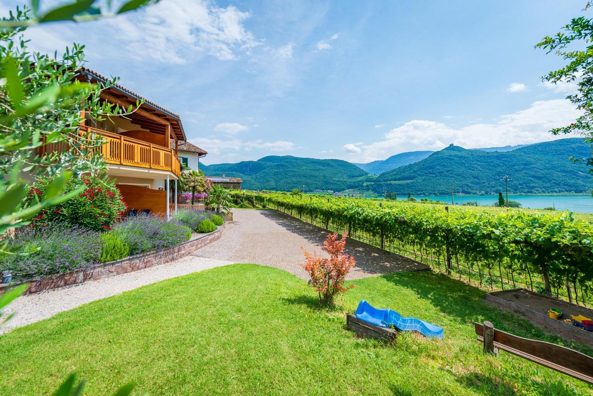 Weinhof Am See Caldaro Exteriör bild
